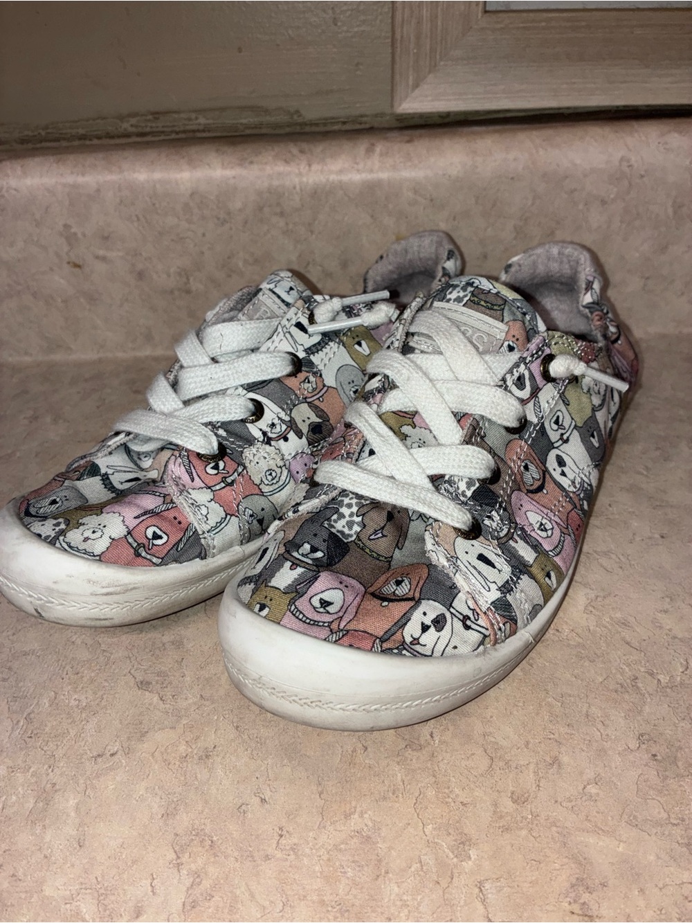 Sketcher Bobs Memory Foam Dog Print